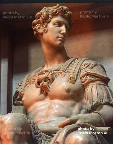 Tomba_Giuliano_Michelangelo_h500