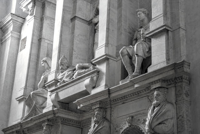 San Pietro in Vincoli tomba Giulio II Michelangelo new 097 (2).jpg