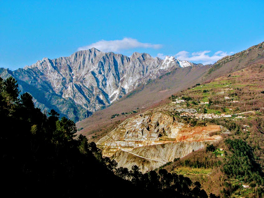 Donazione delle cave di Seravezza sì ma&nbsp;coercitiva