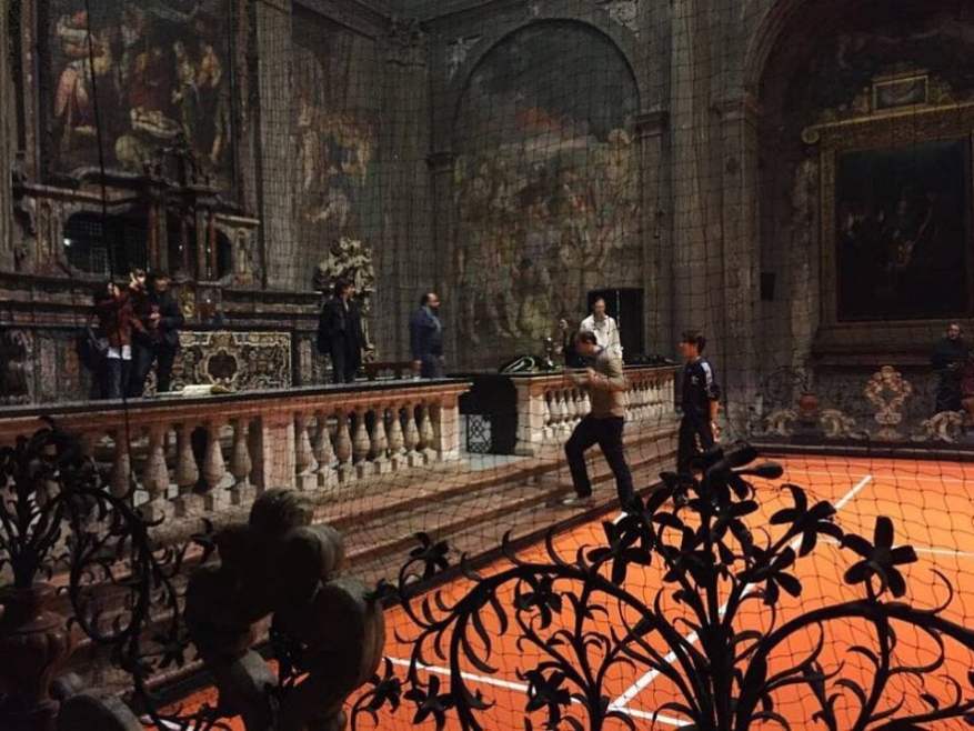 Lezioni di tennis in&nbsp;chiesa