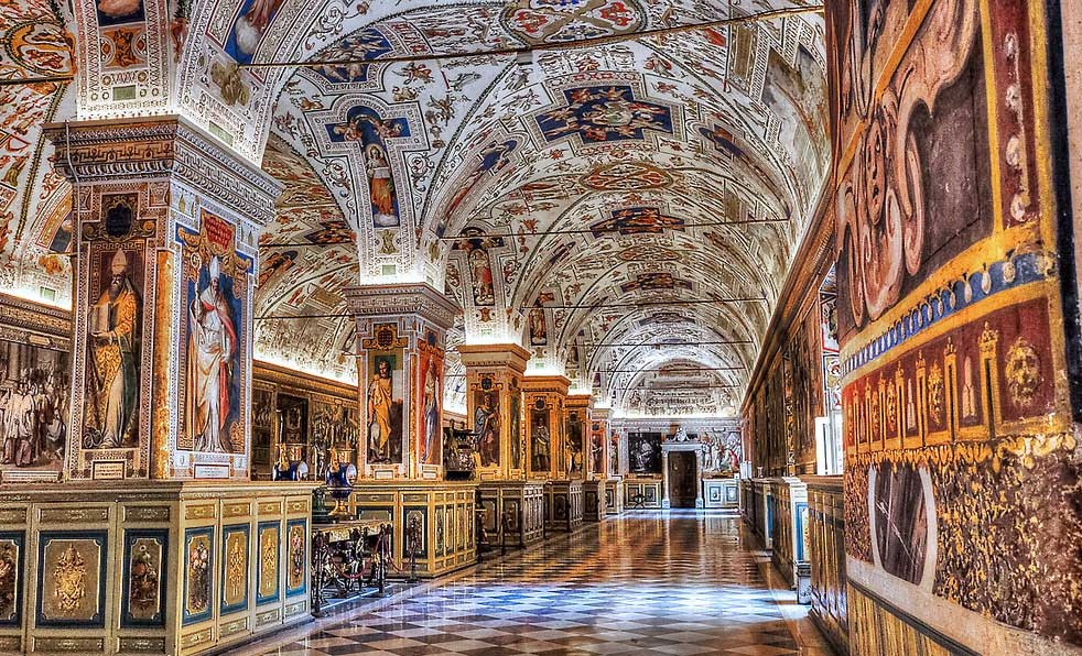Visit to the Vatican Museums (early access)