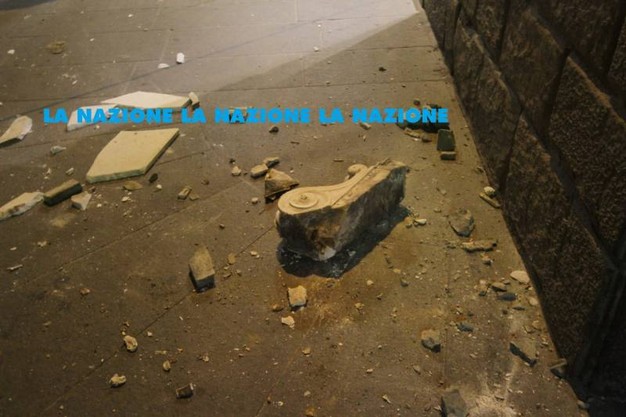 Firenze: turista danneggia il Tabernacolo del Canto alla&nbsp;Paglia