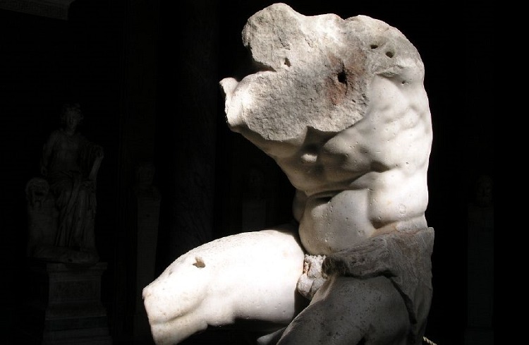 La moda di mettere nuove gambe alle sculture&nbsp;antiche