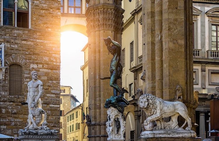 Loggia dei Lanzi: perchè si chiama&nbsp;così?