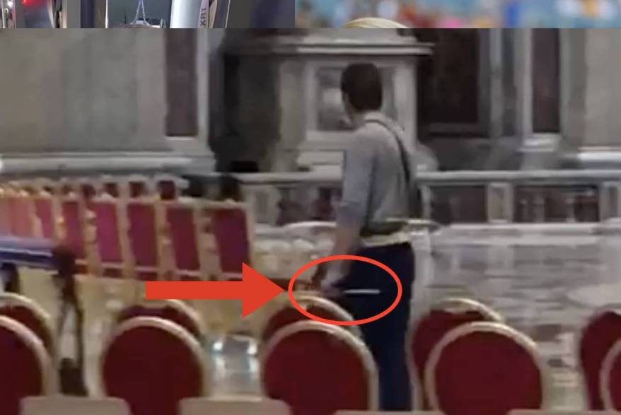 Ragazzo armato nella Basilica di San&nbsp;Pietro