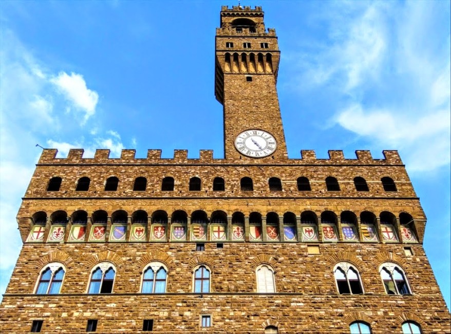 Palazzo Vecchio: gli stemmi sulla&nbsp;facciata