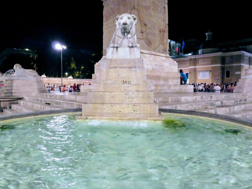 La Fontana dei Leoni e la Fontana della Dea&nbsp;Roma