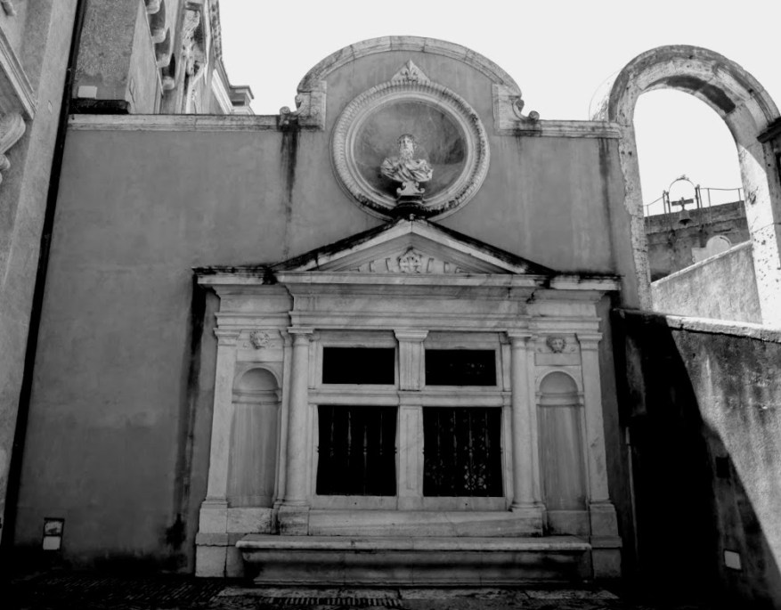 La finestra a edicola in Castel Sant’Angelo