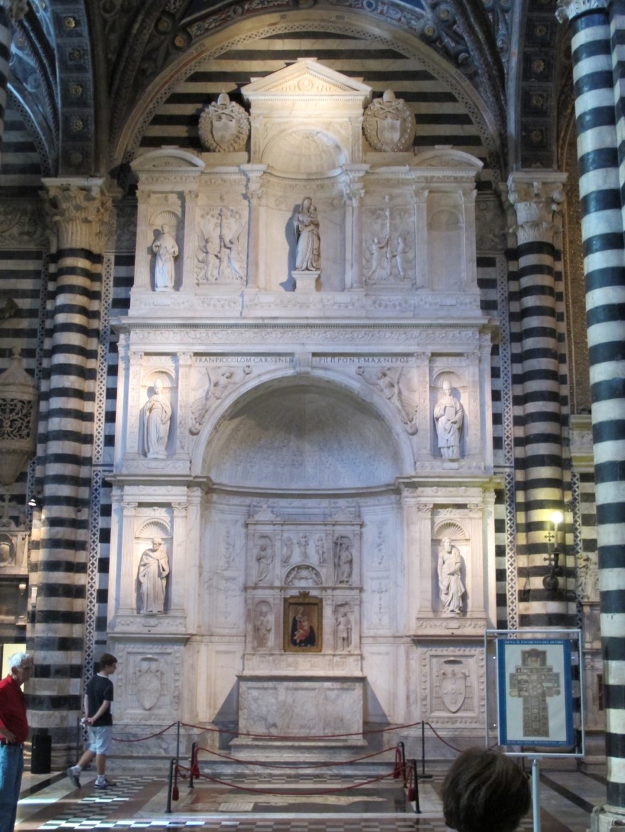 Il contratto per le sculture dell’altare Piccolomini