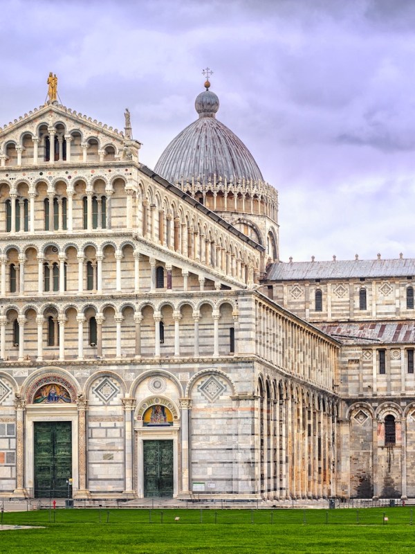 Pisa, vandalizza la Cattedrale con smalto per unghie: arrestato un 55enne di&nbsp;Pietrasanta
