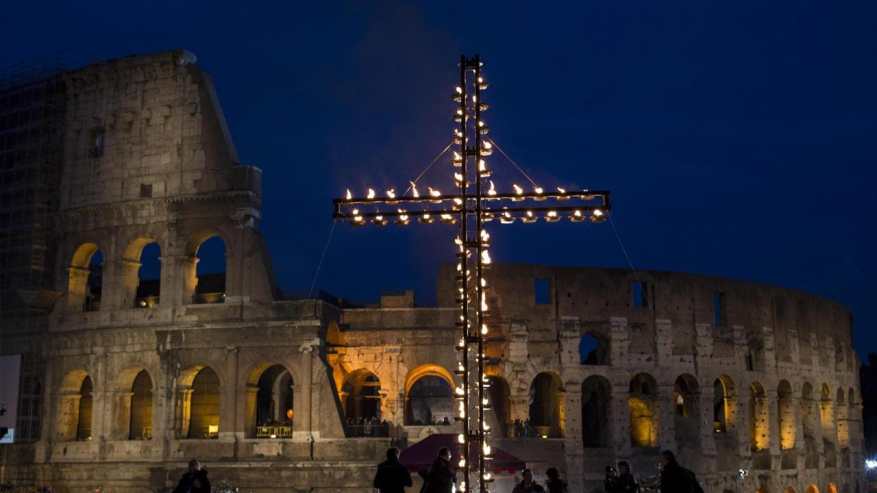 Venerdì Santo: la Via Crucis al Colosseo