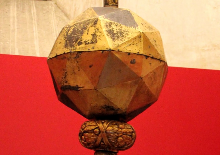 Sagrestia Nuova: la palla a 60&nbsp;facce