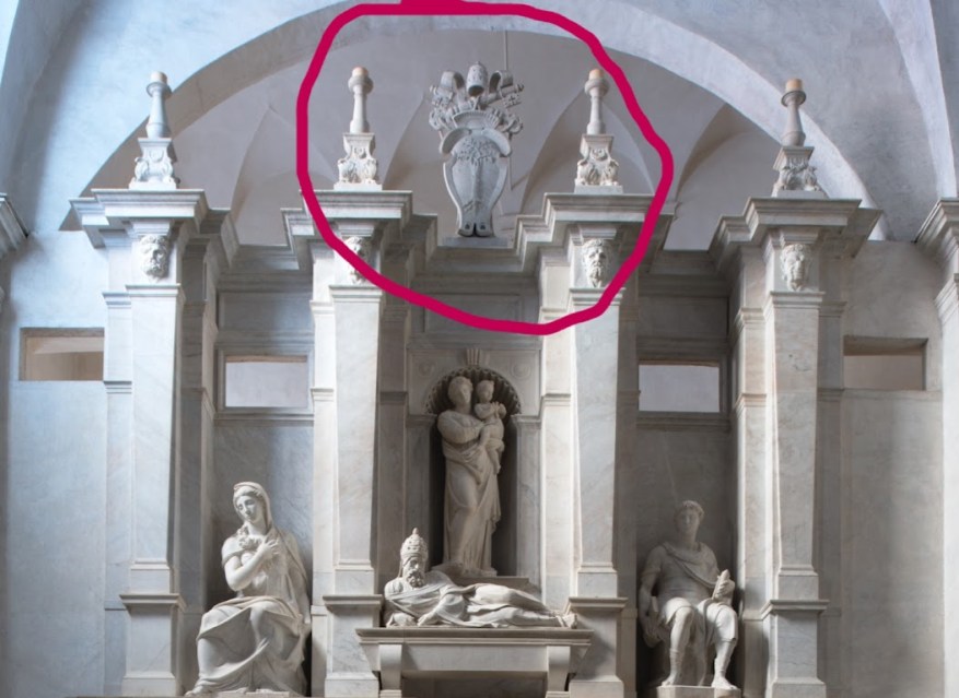 Ecco chi ha realizzato l’arme papale sulla tomba di Giulio II