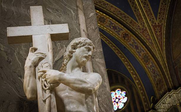 Tristo lume per il Cristo della Minerva