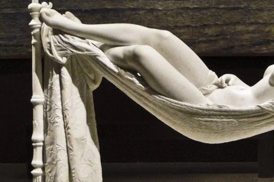 La Scultura del giorno: la Donna sull’Amaca del Frilli