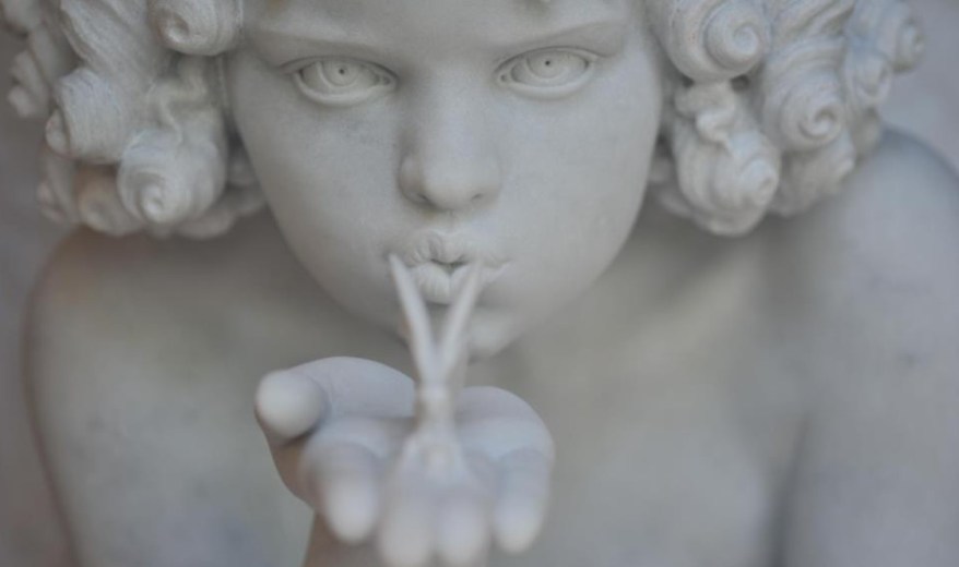 La Scultura del giorno: Red Angel di Cicero&nbsp;D’Ávila