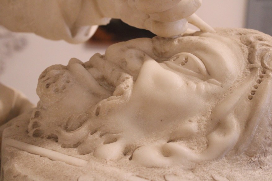 22-23 agosto 1944: la notte in cui scomparve il mascherone del Fauno sdentato