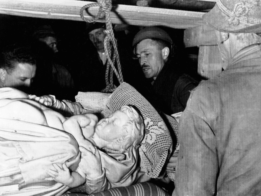 Credevano di averla nascosta per sempre: il 10 luglio 1945 la mia Madonna di Bruges tornò finalmente alla&nbsp;luce