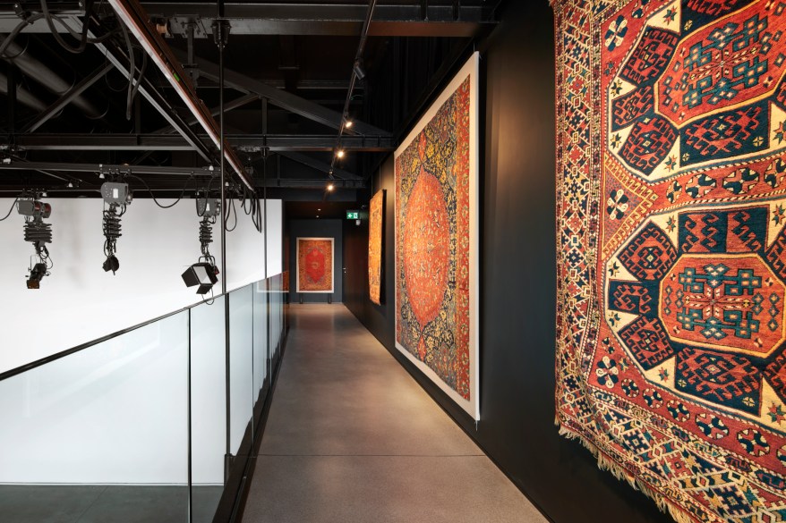 Inaugura il nuovo Museo Internazionale del Tappeto Antico con oltre 1.300 opere tessili