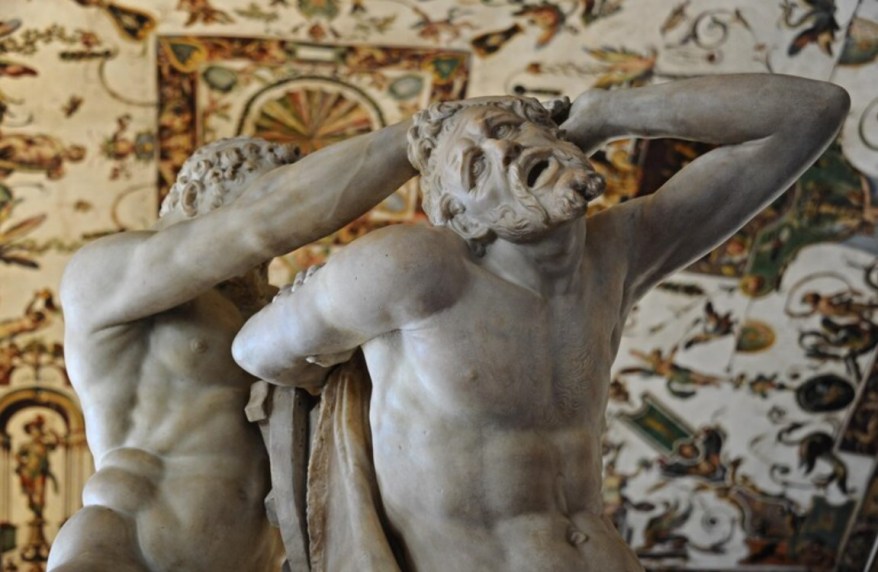 La Scultura del giorno: Ercole e Nesso con le integrazioni del Caccini