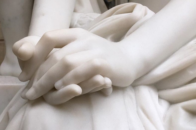 La Scultura del giorno: la Giovane Ragazza e l’Amore di Leharivel&nbsp;Dorucher