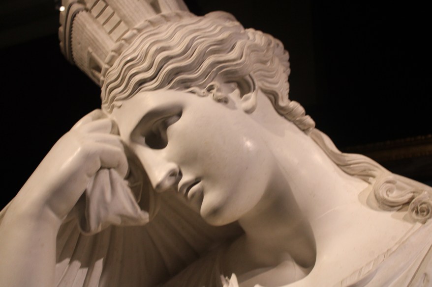 La Scultura del giorno: l’Italia piangente di Canova