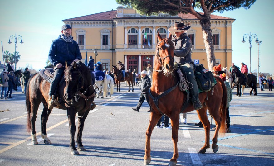 Pietrasanta: grande affluenza alla 43° edizione della benedizione degli&nbsp;animali