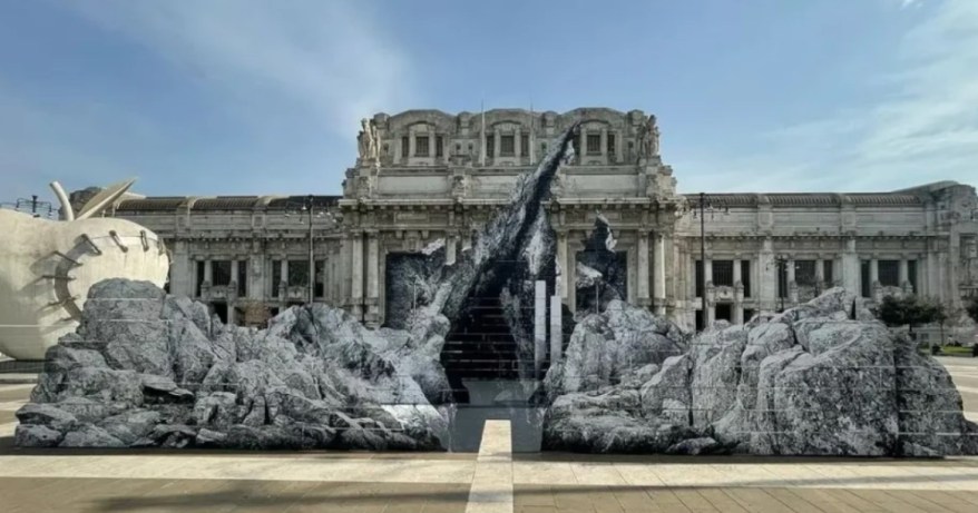 La Nascita di JR alla stazione di Milano in occasione della Design&nbsp;Week