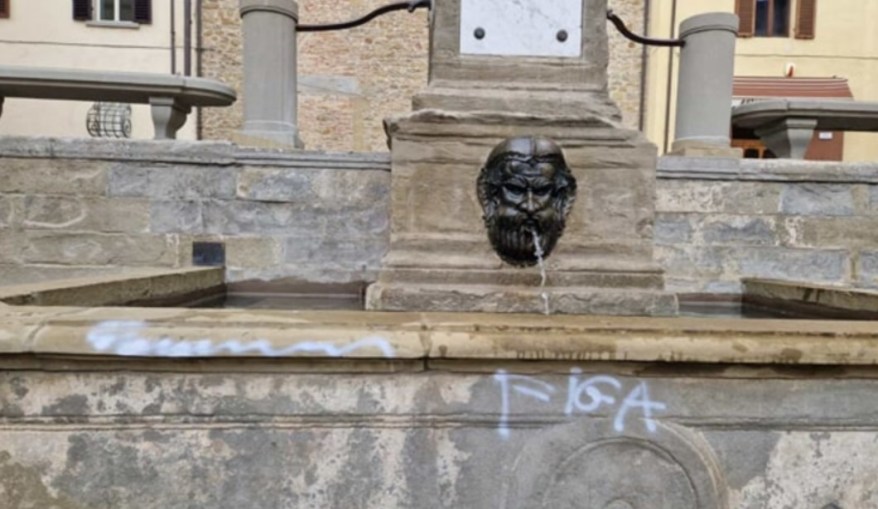 Sansepolcro: vandalizzata fontana appena&nbsp;restaurata