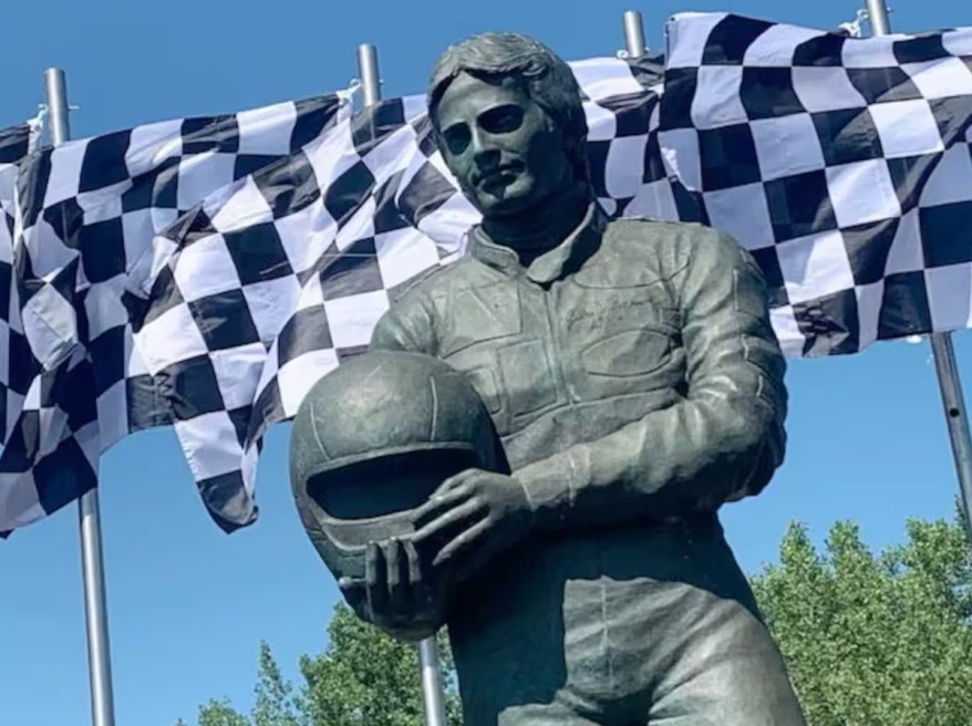 Rubata la scultura di Gilles&nbsp;Villeneuve