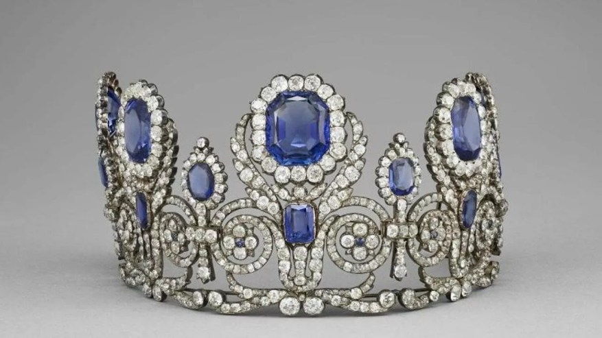 Furto al Louvre: ecco quali sono i Gioielli di Napoleone&nbsp;scomparsi