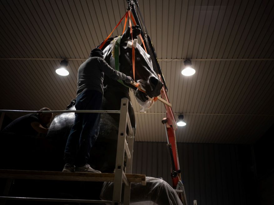 Restauro Cavallo Colossale di Canova: ritrovato il frammento di un libro&nbsp;Settecentesco