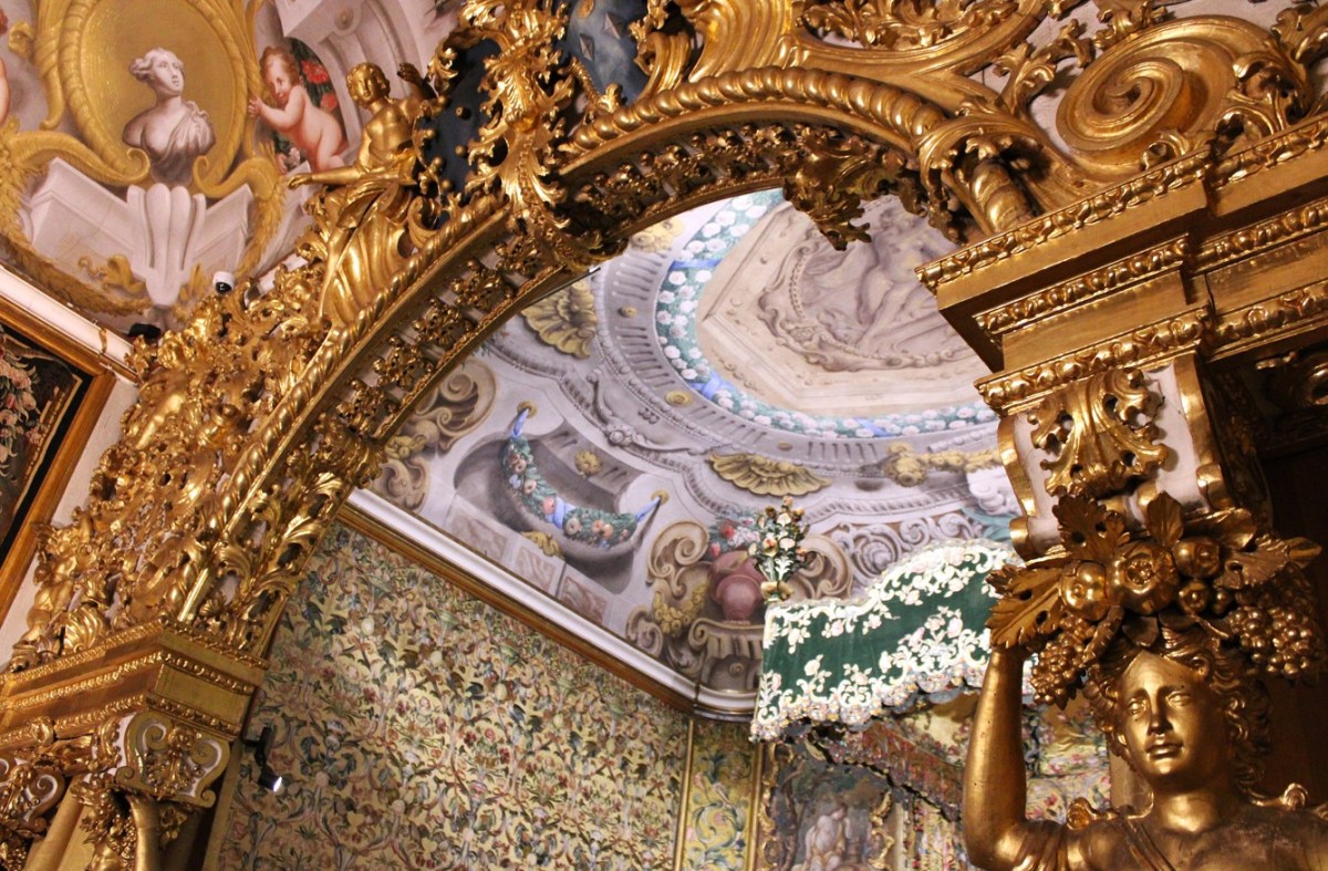 Palazzo Mansi: restaurata la stanza dell’Alcova, capolavoro tessile del XVII&nbsp;secolo