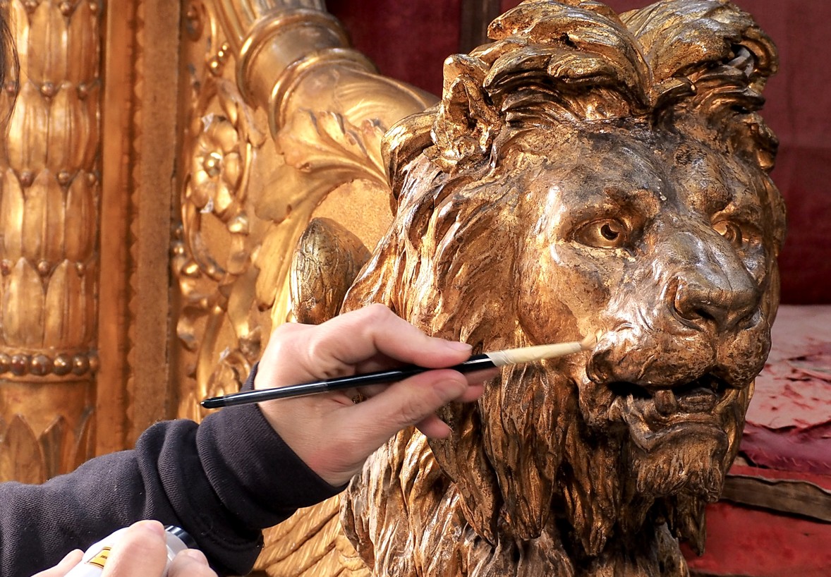 Il trono del Palazzo Reale di Napoli torna a splendere: il restauro svela la vera origine&nbsp;sabauda