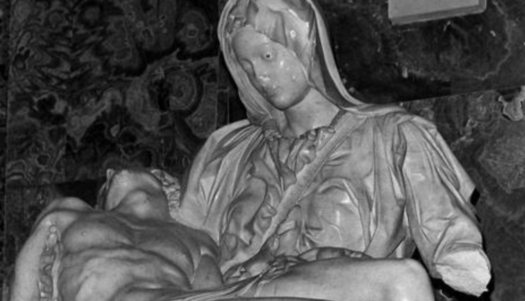 21 maggio 1972, la mia Pietà ferita: il giorno in cui il marmo pianse&nbsp;sangue