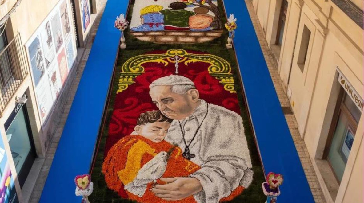 Infiorata di Noto 2026: l’arte effimera che trasforma la Sicilia in un museo a cielo&nbsp;aperto