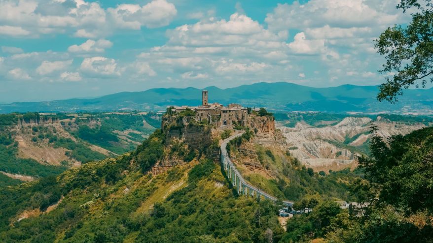 Sospeso nel cielo: il borgo di Civita di&nbsp;Bagnoregio