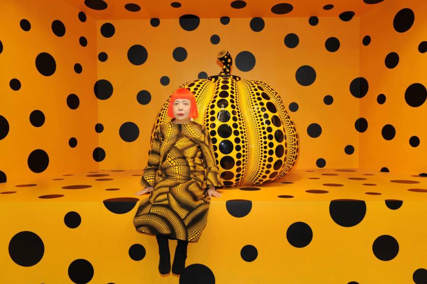 Yayoi Kusama è morta a 97 anni: la regina dei pois lascia un’arte&nbsp;infinita