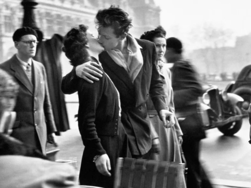 Il bacio più famoso di Parigi: 135 fotografie di Robert Doisneau arrivano a&nbsp;Modena